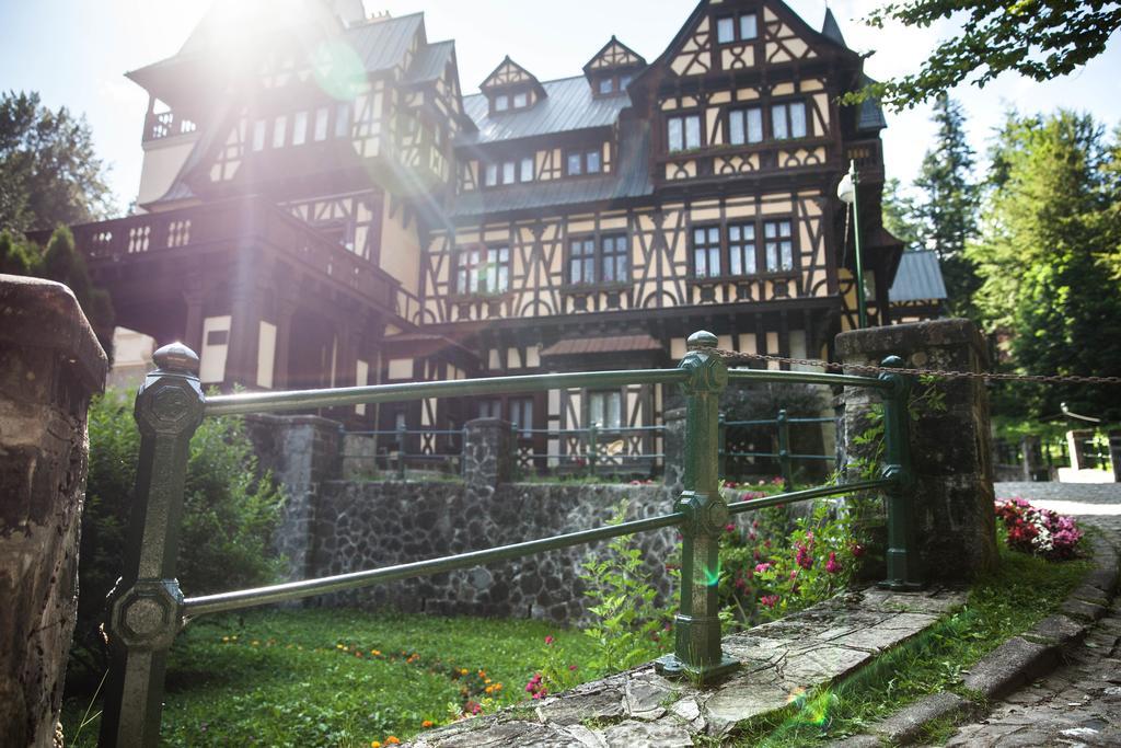 Hotel Pension Marina Sinaia Exterior foto